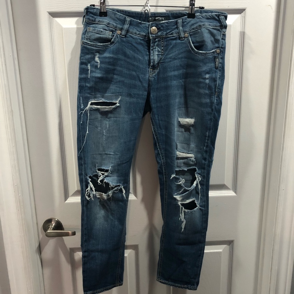 Suki Distressed Jeans